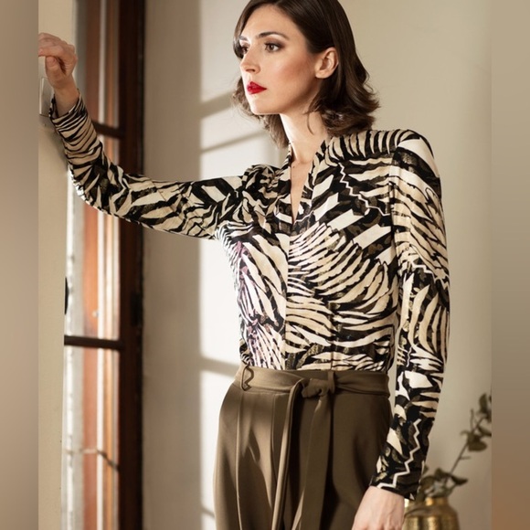 Joseph Ribkoff | Long Sleeve, V-Neck Animal Print Blouse - Picture 8 of 9